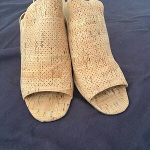 FINAL PRICE Women's Tan Peep-Toe Sandals by Van Eli